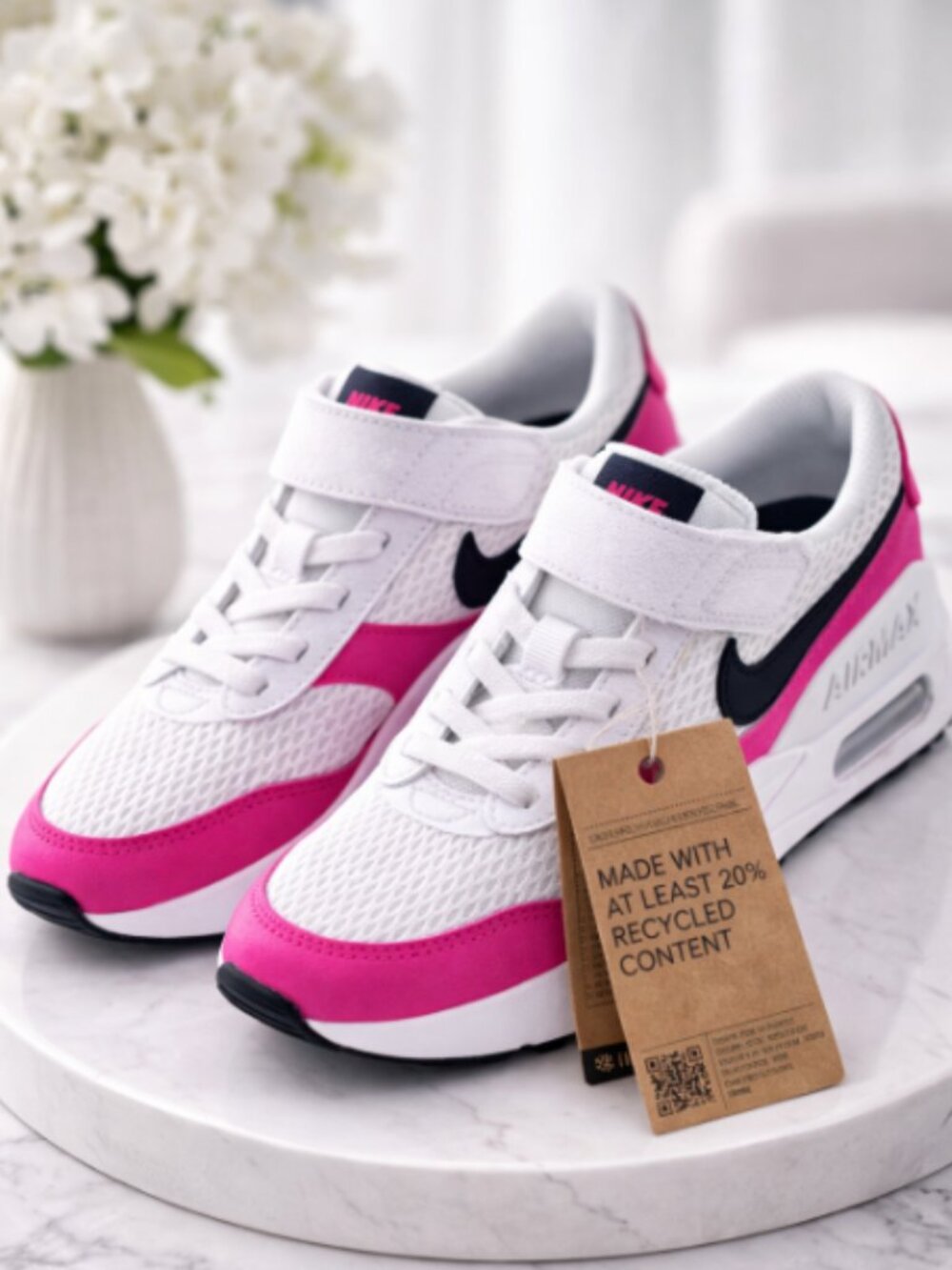 NWT Nike Air Max Sneakers White Pink Black Hook & Loop Size 3Y (EU 35)